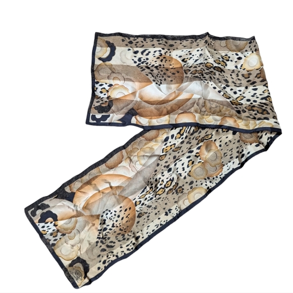 Vintage Oscar de la Renta Silk Scarf 80s 90s Floral Animal Print Wrap - Picture 3 of 4